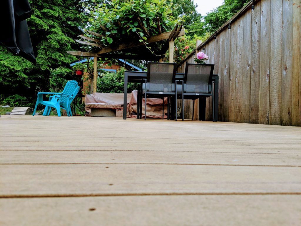 composite deck made with recycled plastic bags and wood